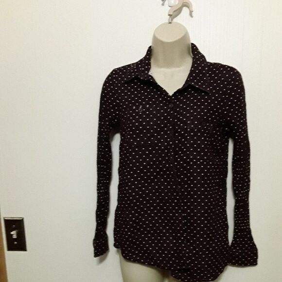 BCBGeneration Size Small good cond arm pit to pit 17 inch - Picture 1 of 3